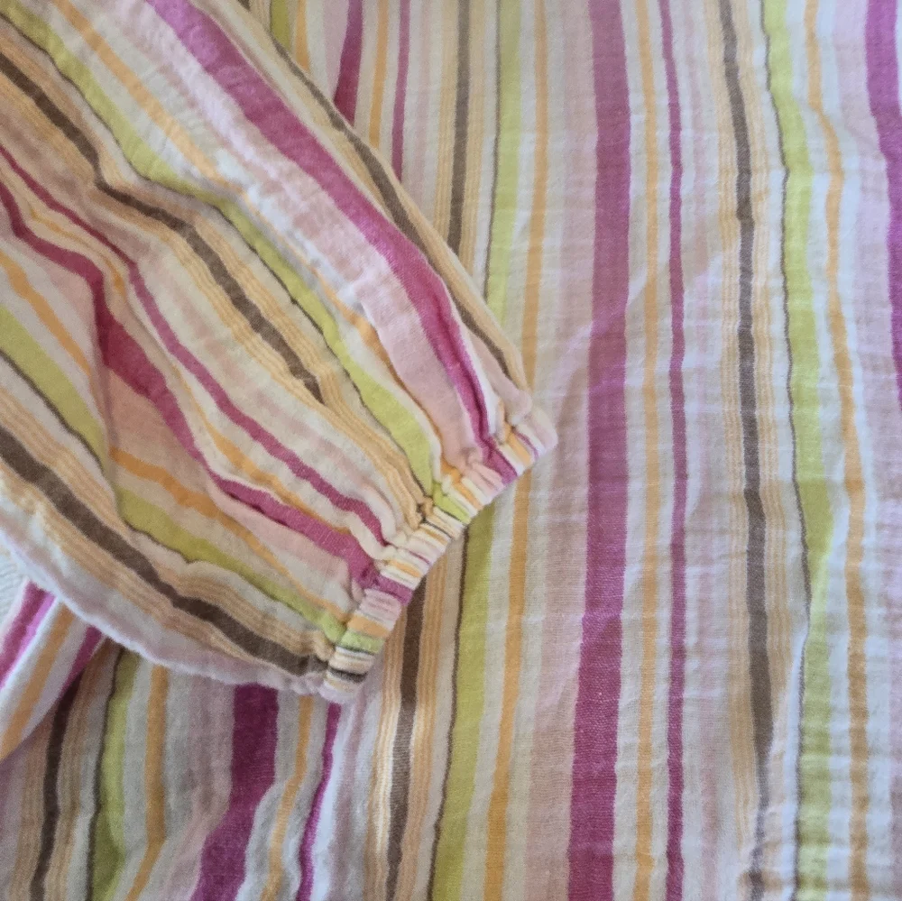 Womens Old Navy Summer Beach Flowy Vneck Blouse - Picture 4 of 7